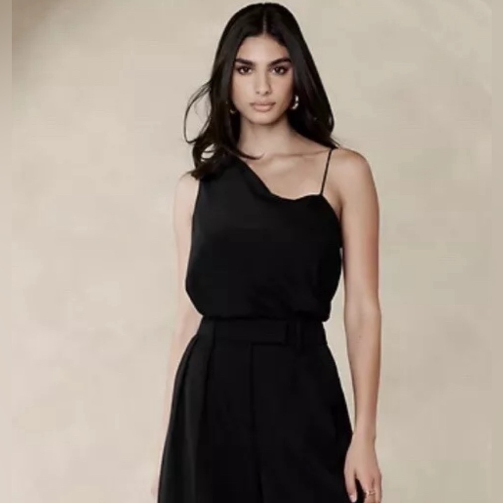 NWT Banana Republic Elyse Silk Tank Size Medium.